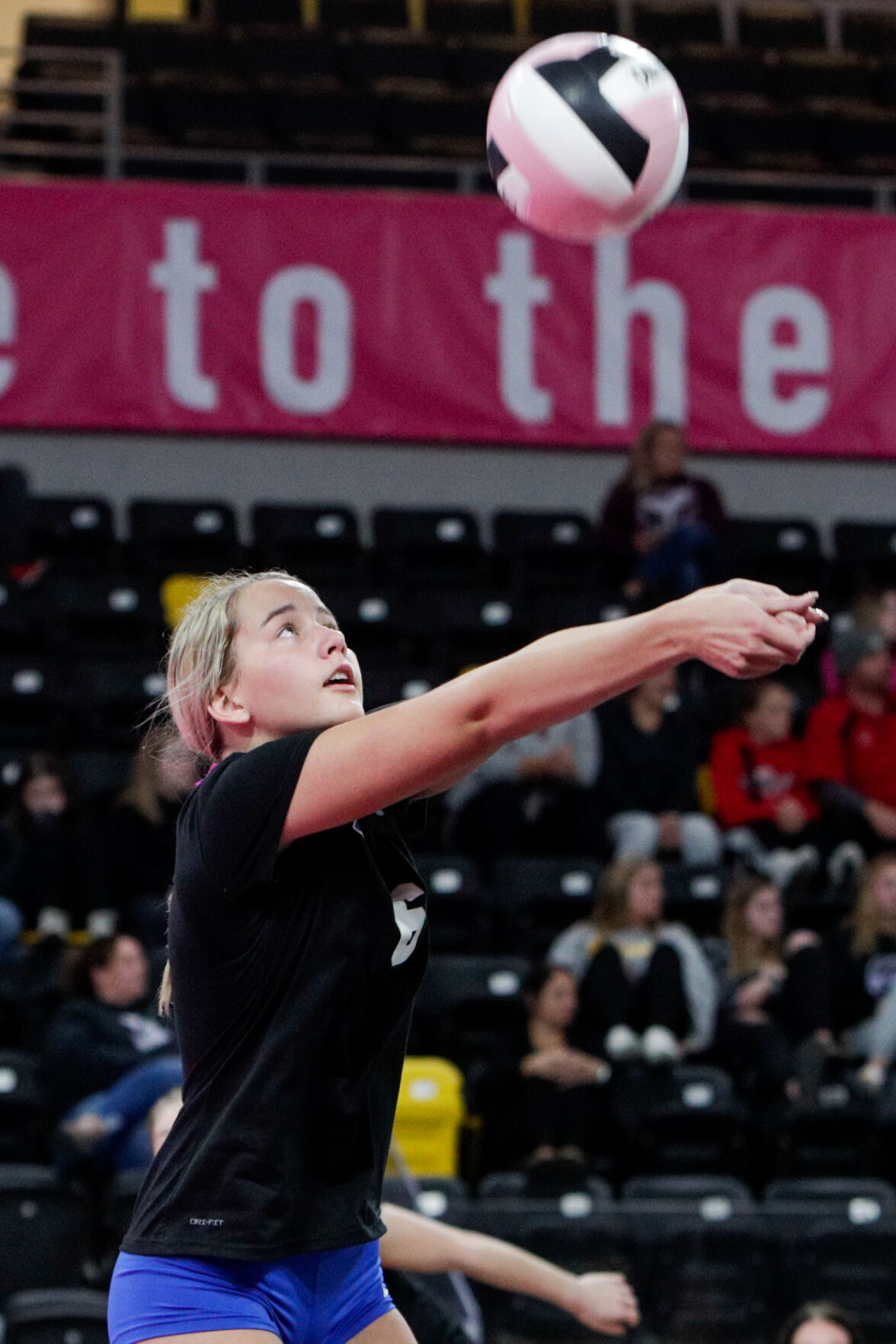 110122-qc-spt-volley-ball db-12.jpg